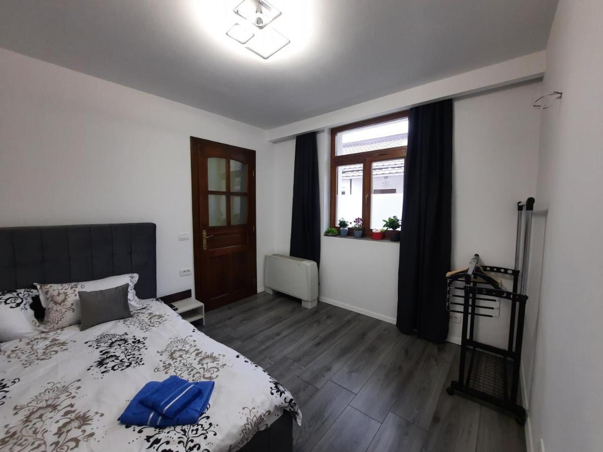 Apartmán House Side By Side Brašov Exteriér fotografie