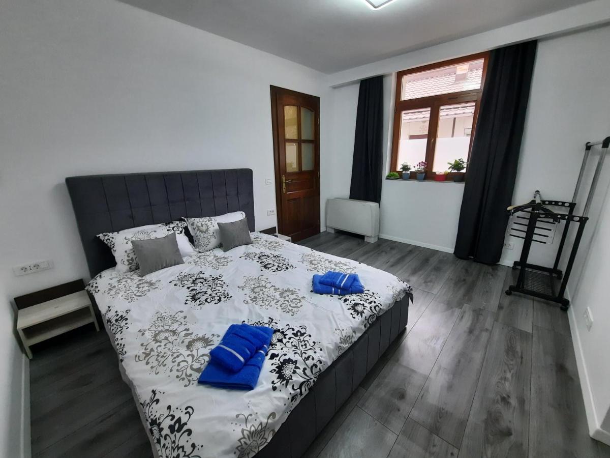 Apartmán House Side By Side Brašov Exteriér fotografie
